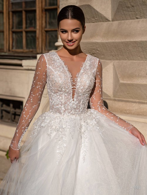 https://www.sposa-lia.com/images/stories/virtuemart/product/440       (2)97.jpg